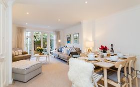 Modern Mews House With Free Parking Space, And Patio By Huluki Sussex Stays