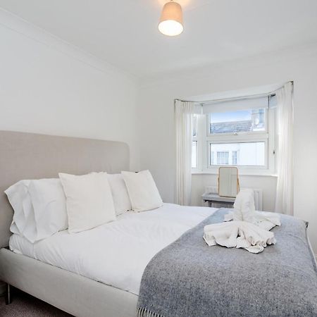 Modern Mews House With Free Parking Space, And Patio By Huluki Sussex Stays Hove Extérieur photo