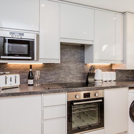 Modern Mews House With Free Parking Space, And Patio By Huluki Sussex Stays Hove Extérieur photo