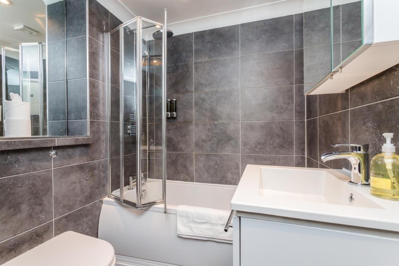 Modern Mews House With Free Parking Space, And Patio By Huluki Sussex Stays Hove Extérieur photo