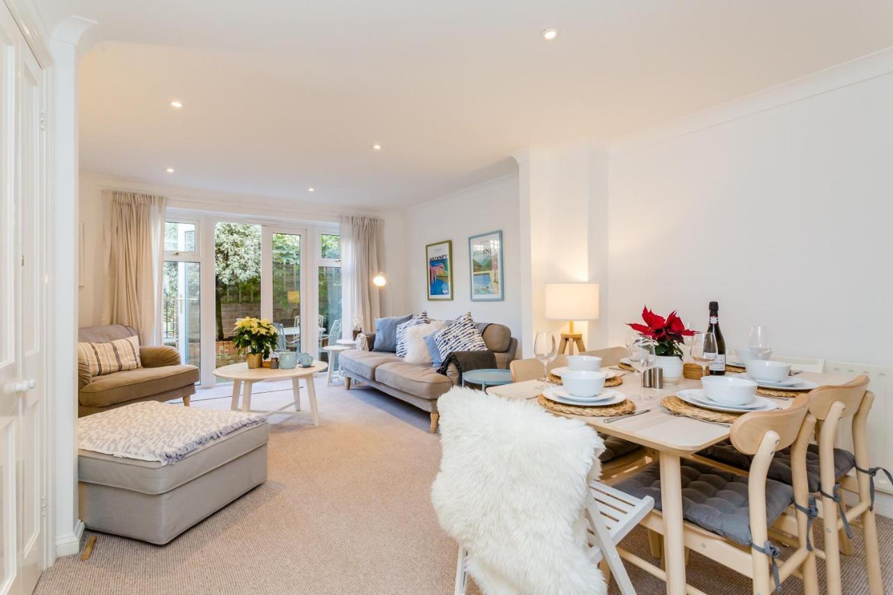 Modern Mews House With Free Parking Space, And Patio By Huluki Sussex Stays Hove Extérieur photo