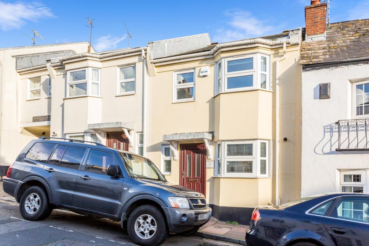 Modern Mews House With Free Parking Space, And Patio By Huluki Sussex Stays Hove Extérieur photo