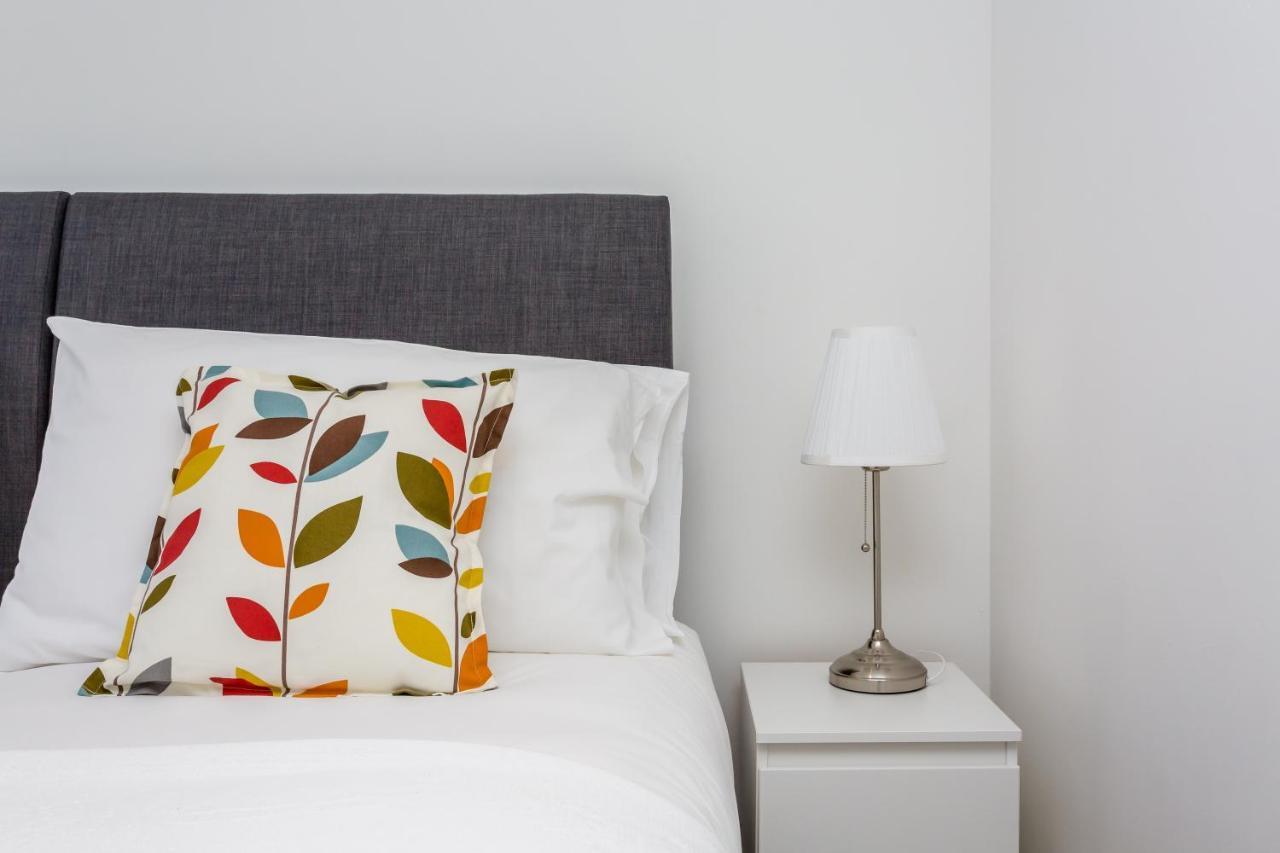 Modern Mews House With Free Parking Space, And Patio By Huluki Sussex Stays Hove Extérieur photo