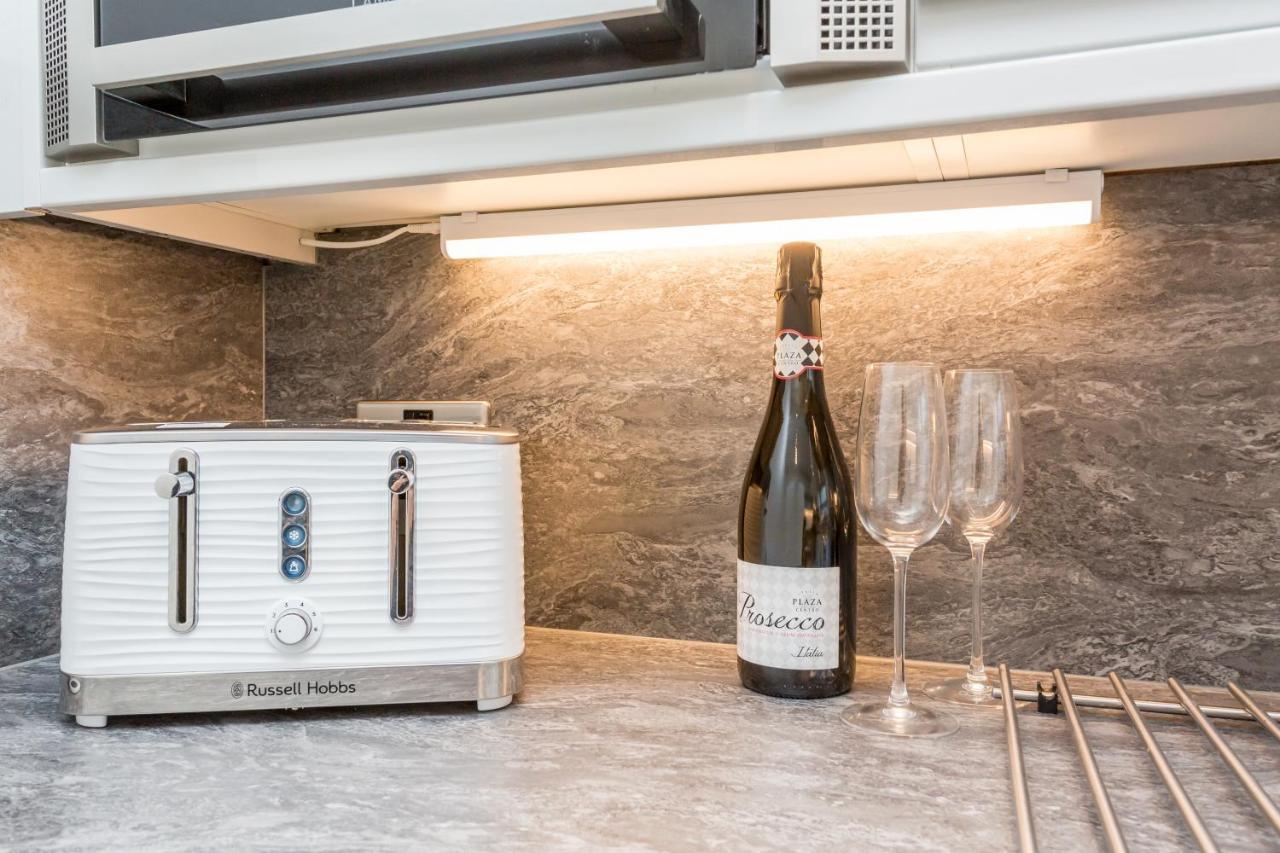 Modern Mews House With Free Parking Space, And Patio By Huluki Sussex Stays Hove Extérieur photo